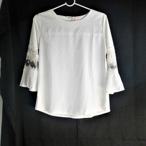WHITE FLOWER NETTING TOP WITH 3/4 SLEEVES